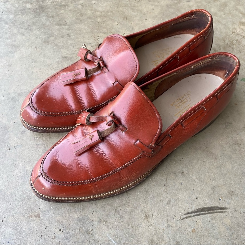 Nettleton Greensboro split toe tassel loafer in Brick calfskin leather 6 1/2
